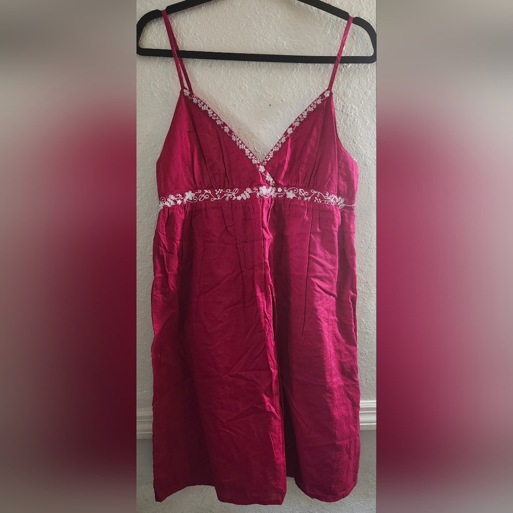Aeropostale Fuchsia Chemise with White Floral Trim